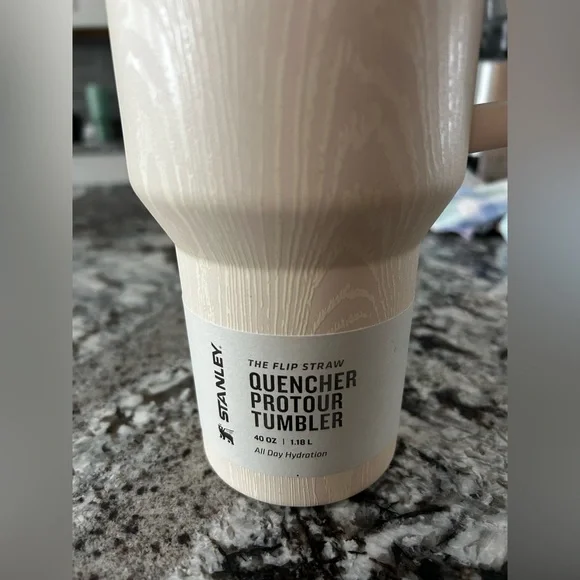 Stanley Birch Woodgrain 40 oz Quencher Protour Flip Straw Tumbler Rare Leakproof - Picture 6 of 10